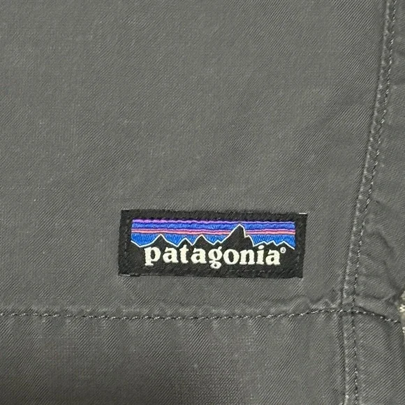 Patagonia Women’s Charcoal Flat Front Shorts - Picture 3 of 7